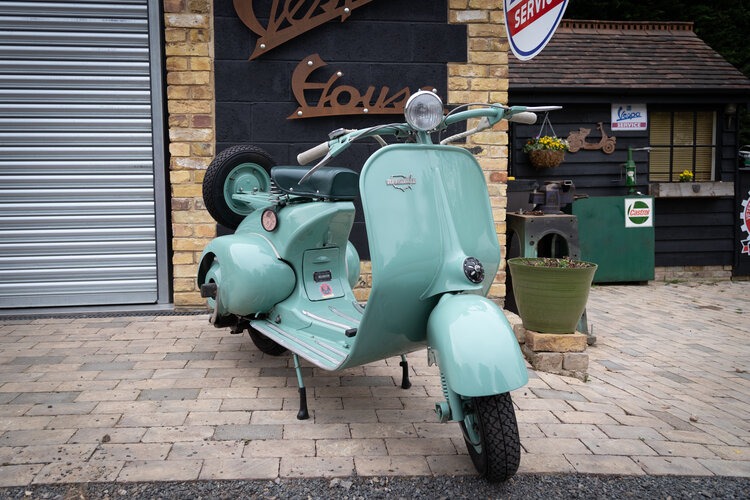 1952 Piaggio Vespa Image 1
